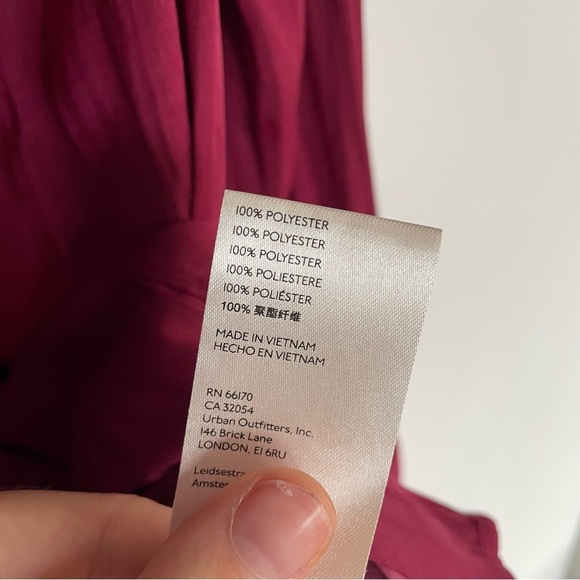 Free People Lala Solid Blouse By Off Beat Burgundy Button Down Blouse Bow Small - Picture 13 of 16